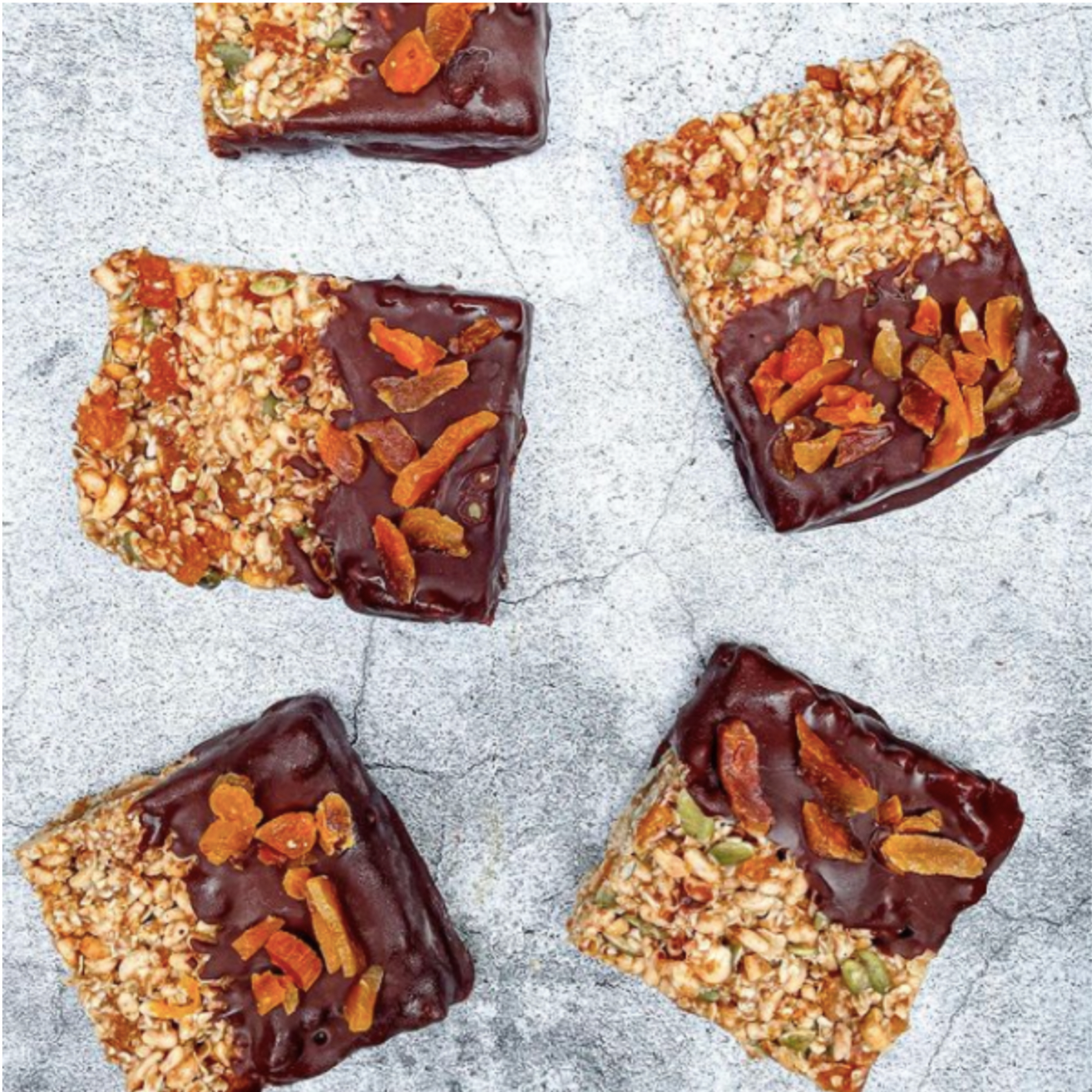 APRICOT DARK CHOCOLATE TRAIL MIX BAR