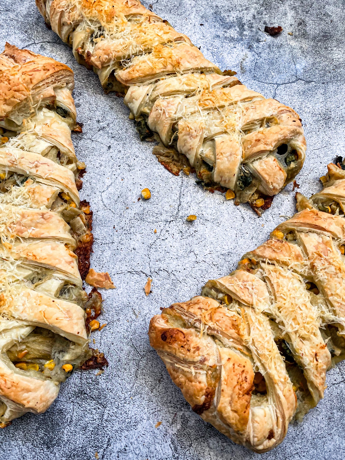 SPINACH & ARTICHOKE PUFF PASTRY BRAID